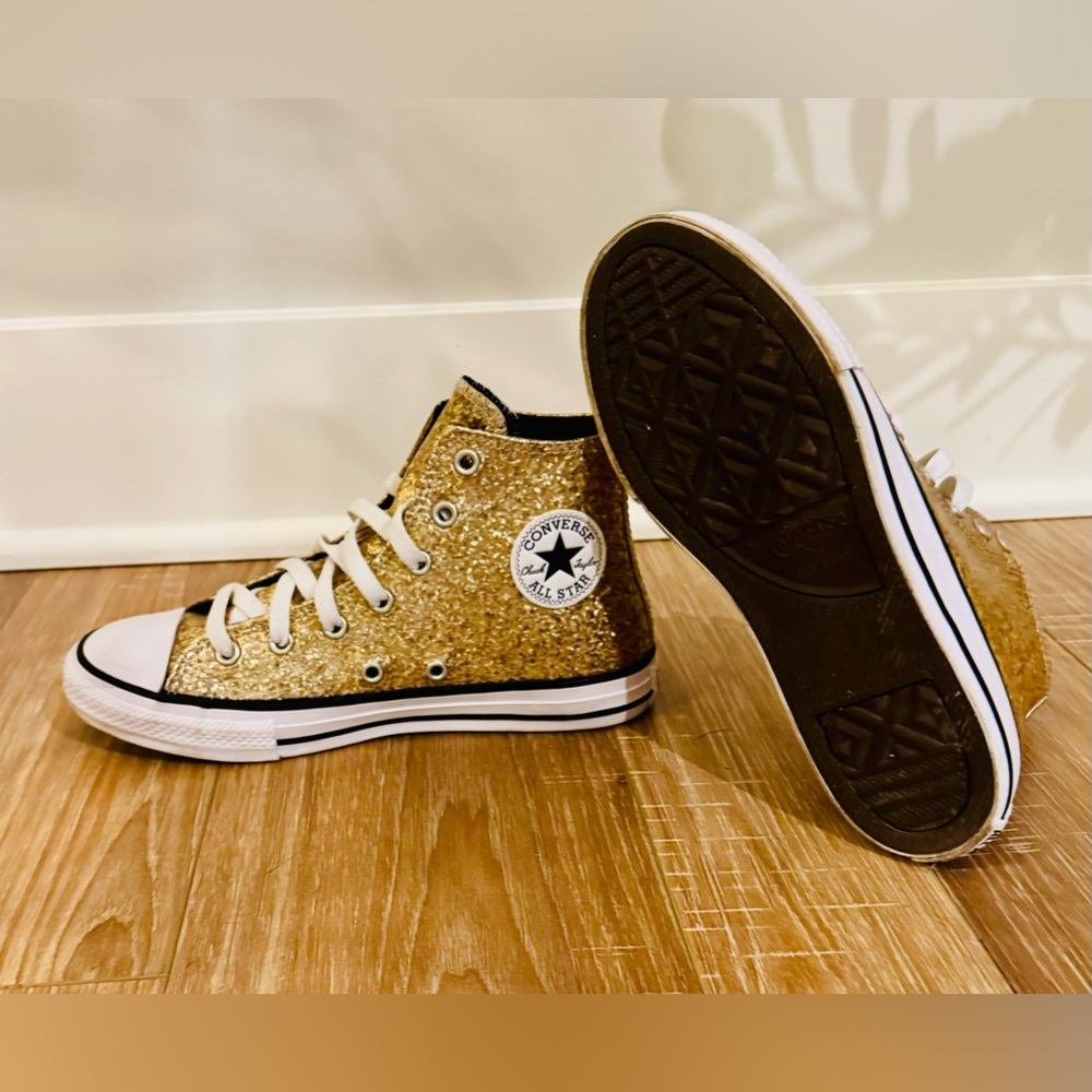 EUC Converse Gold Glitter High Top Shoes; sz 3
